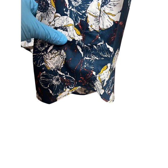 Duluth Trading Wrinkle Fighter Tunic Top M Blue Poppy Floral Button Down Shirt - Picture 6 of 7
